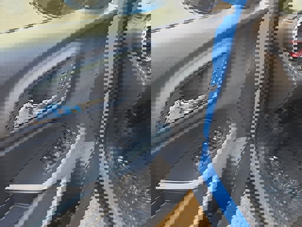 Used 2024 Chevrolet Trax RS w/ Sunroof Package image 10