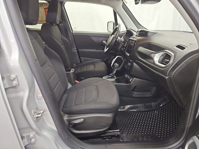 Used 2021 Jeep Renegade Latitude w/ Luxury Group I image 22