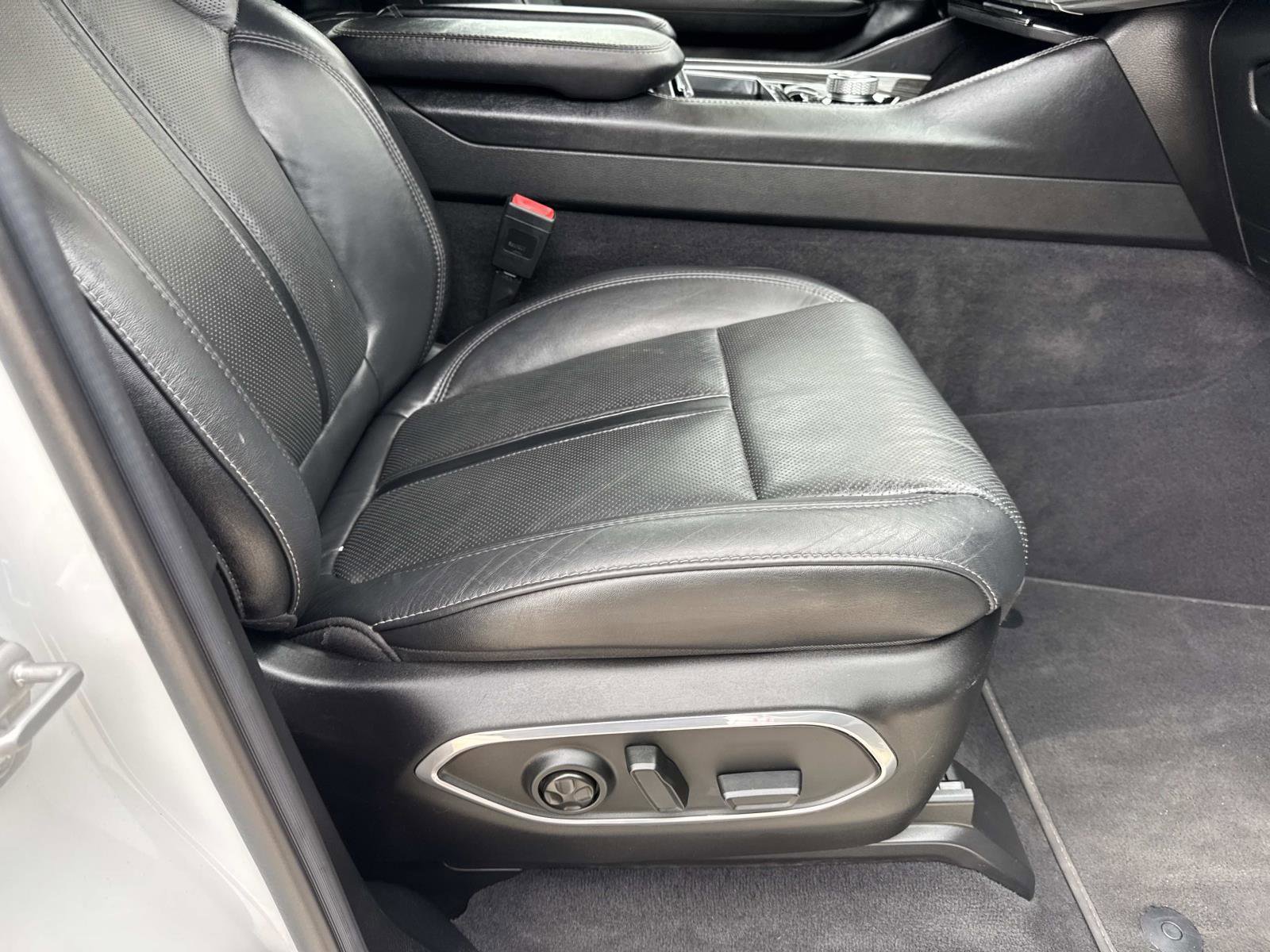 Used 2022 Jeep Wagoneer Series II w/ Flexible Seating Group RWD image 11