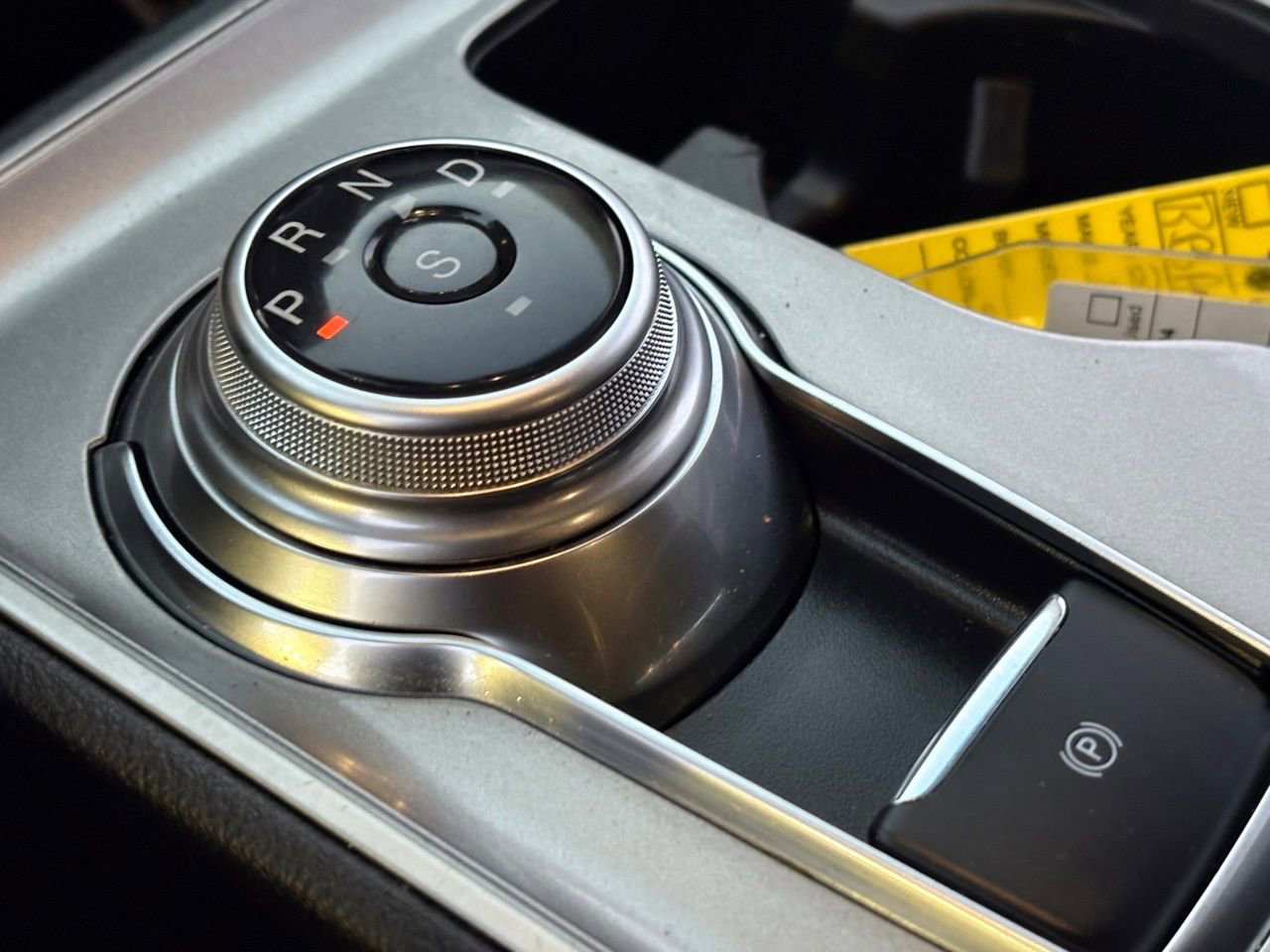 Used 2024 Ford Edge SEL image 23