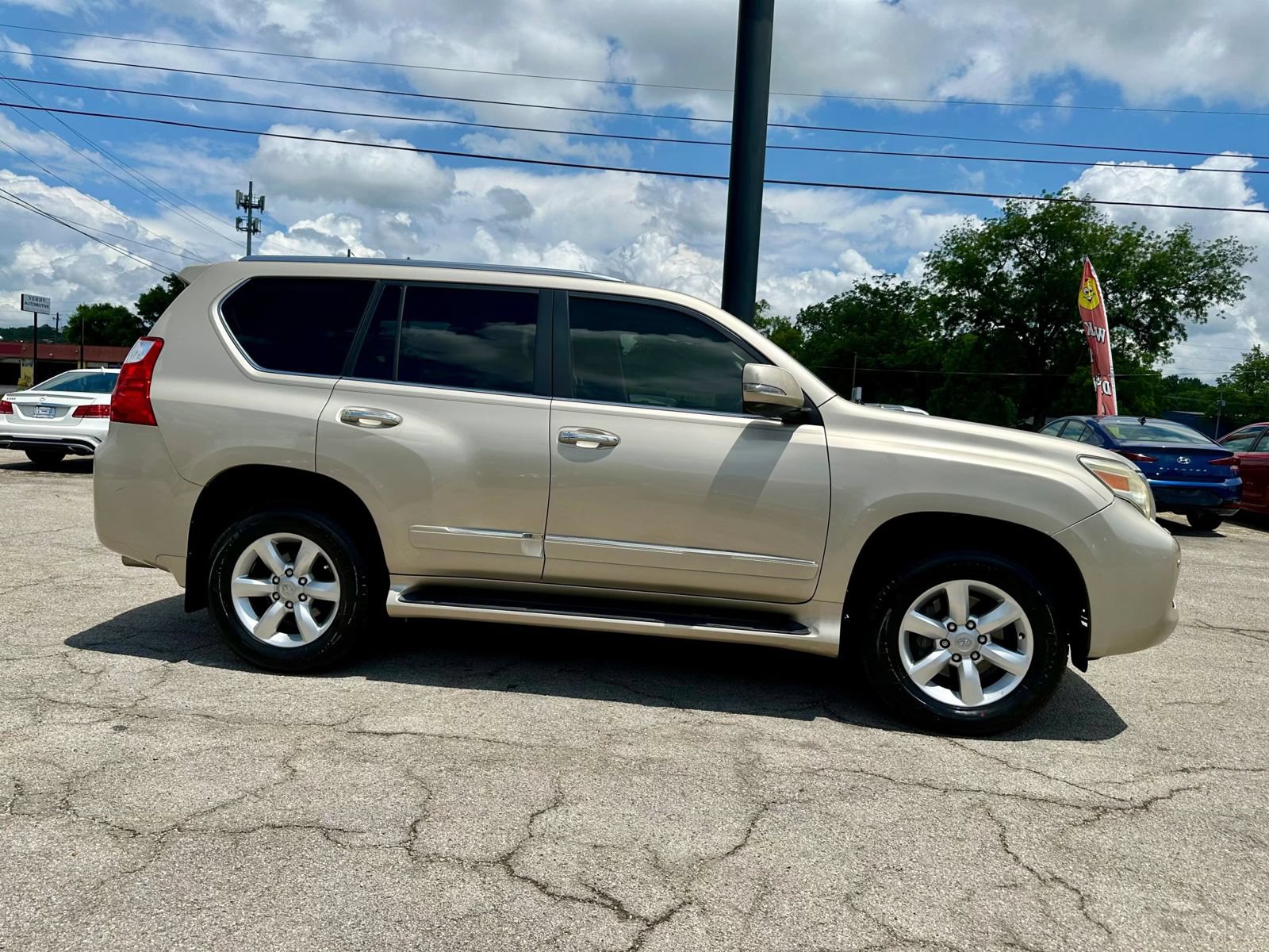 Used 2011 Lexus GX 460 Premium AWD/4WD image 2