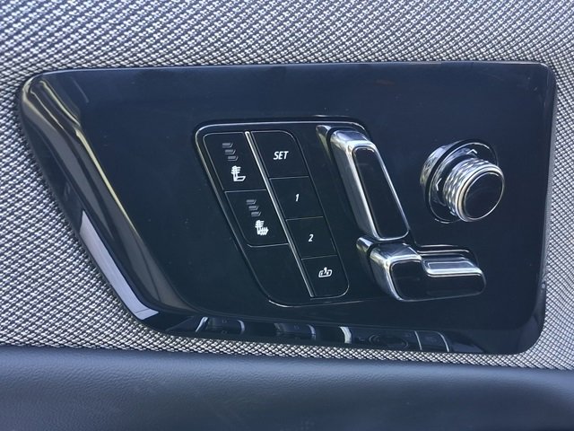 New 2026 Cadillac Optiq Luxury 1 image 19