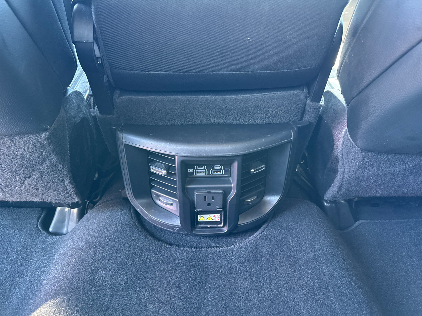 Used 2024 RAM 2500 Laramie AWD/4WD image 8