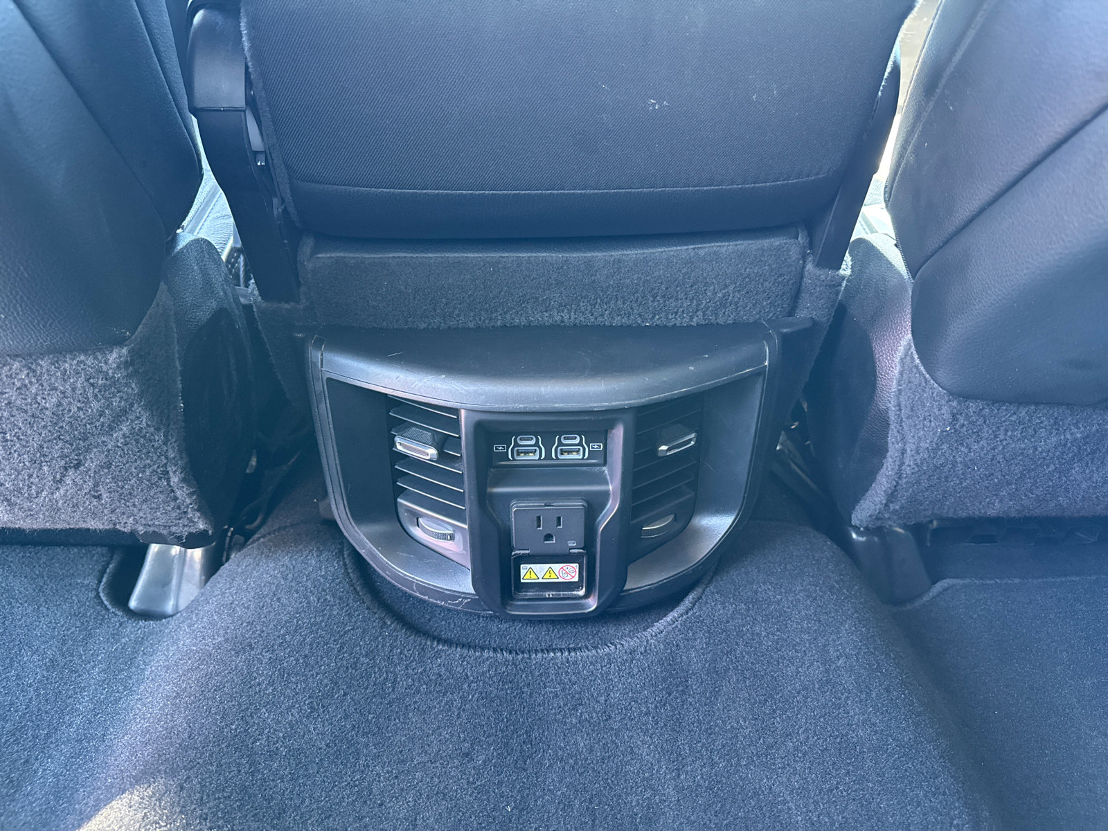 Used 2024 RAM 2500 Laramie AWD/4WD image 8