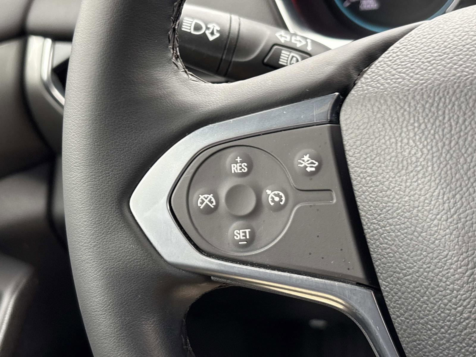 Used 2023 Chevrolet Traverse LT image 17