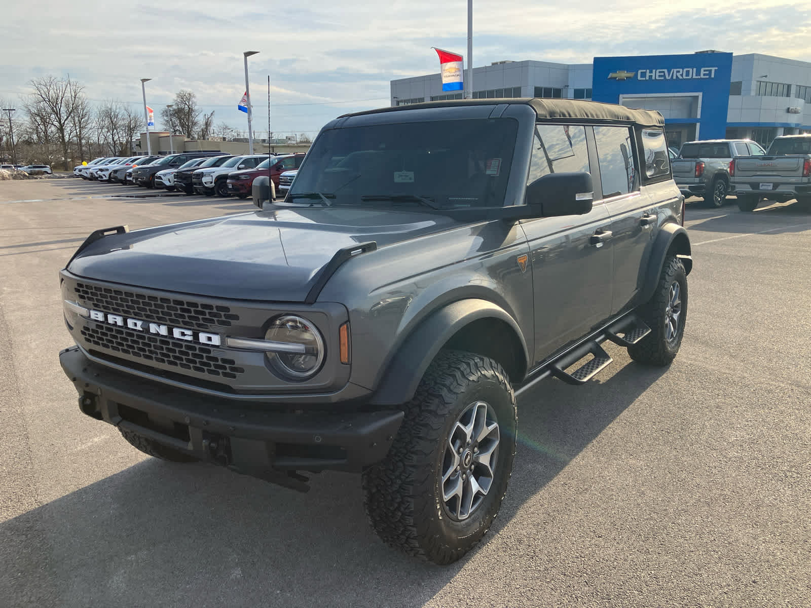 Used 2024 Ford Bronco Badlands image 3