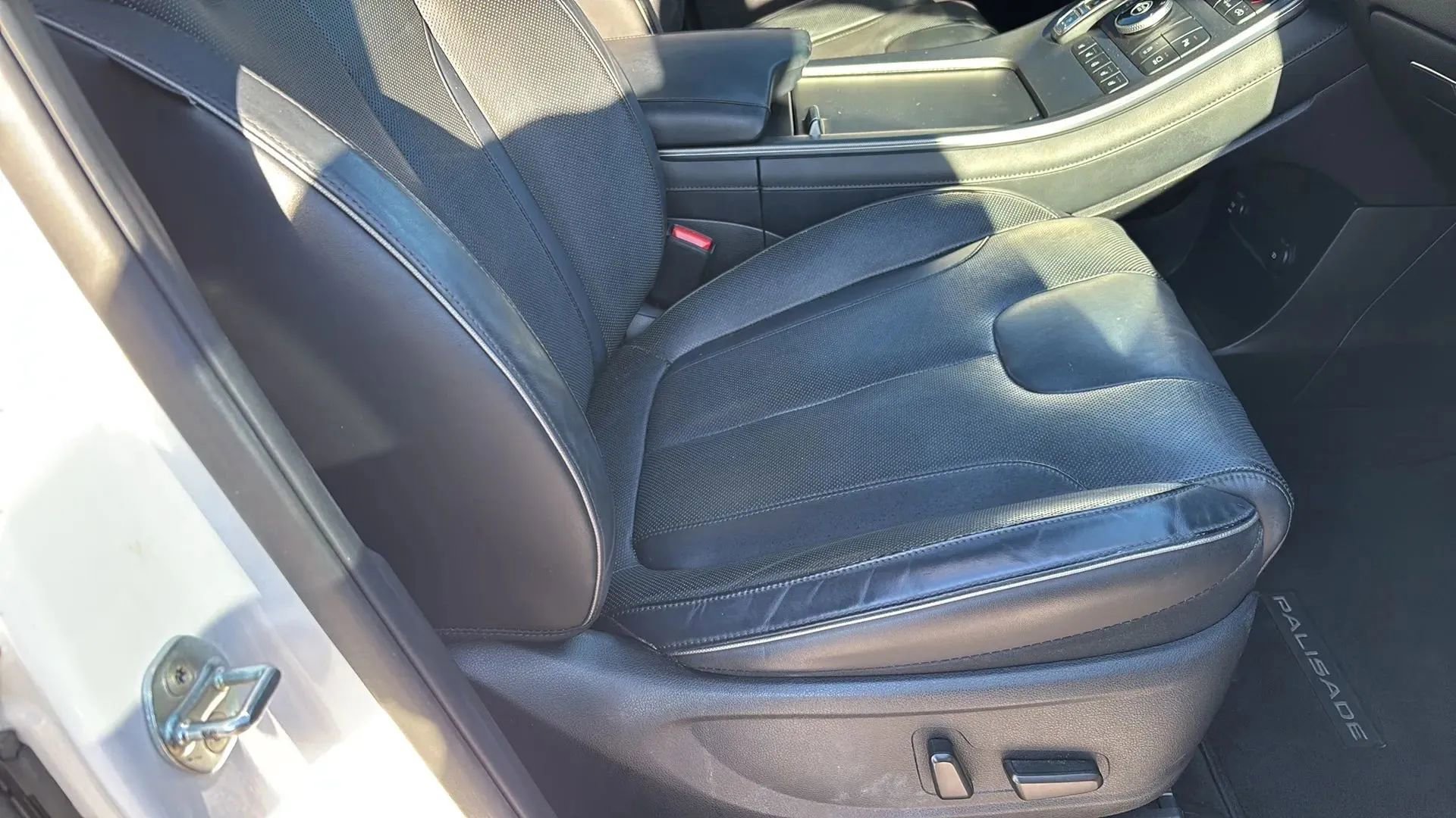 Used 2021 Hyundai Palisade Calligraphy image 39