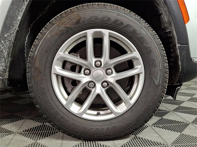 Used 2022 Jeep Grand Cherokee L Laredo w/ Luxury Tech Group I image 11