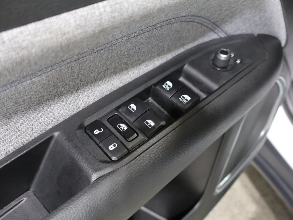 Used 2024 Jeep Compass Latitude AWD/4WD image 13