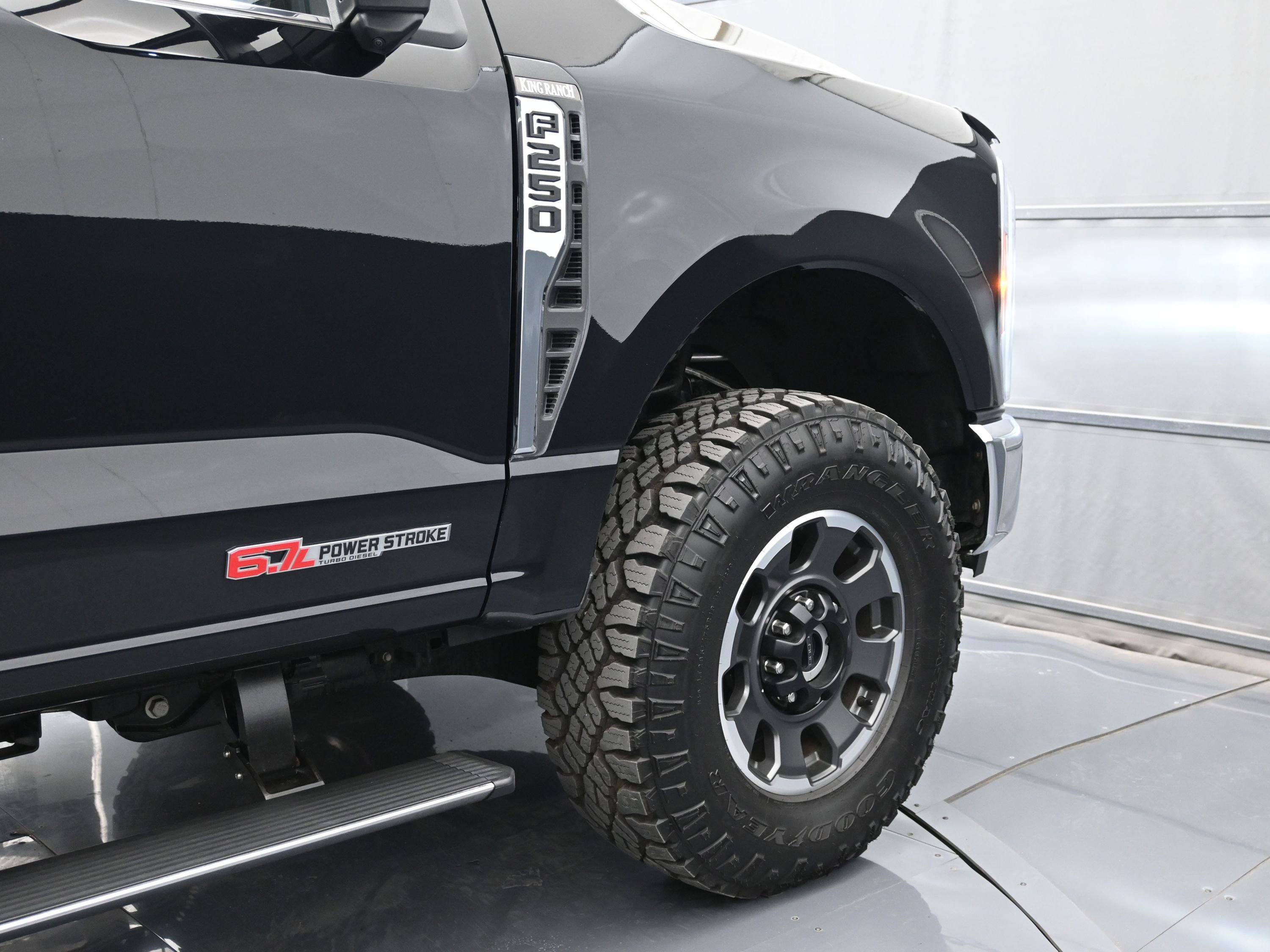 Used 2023 Ford F250 King Ranch w/ Tremor Off-Road Package AWD/4WD image 50