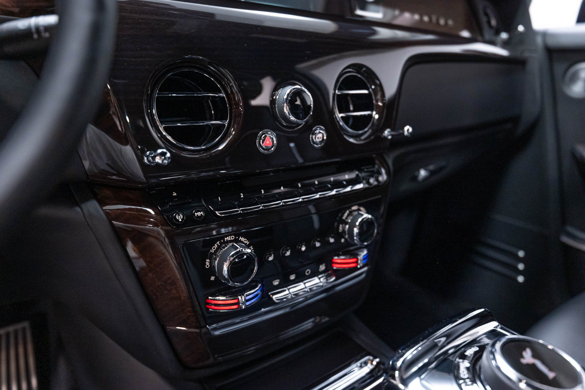Used 2024 Rolls-Royce Phantom Sedan w/ The Phantom Package RWD image 37