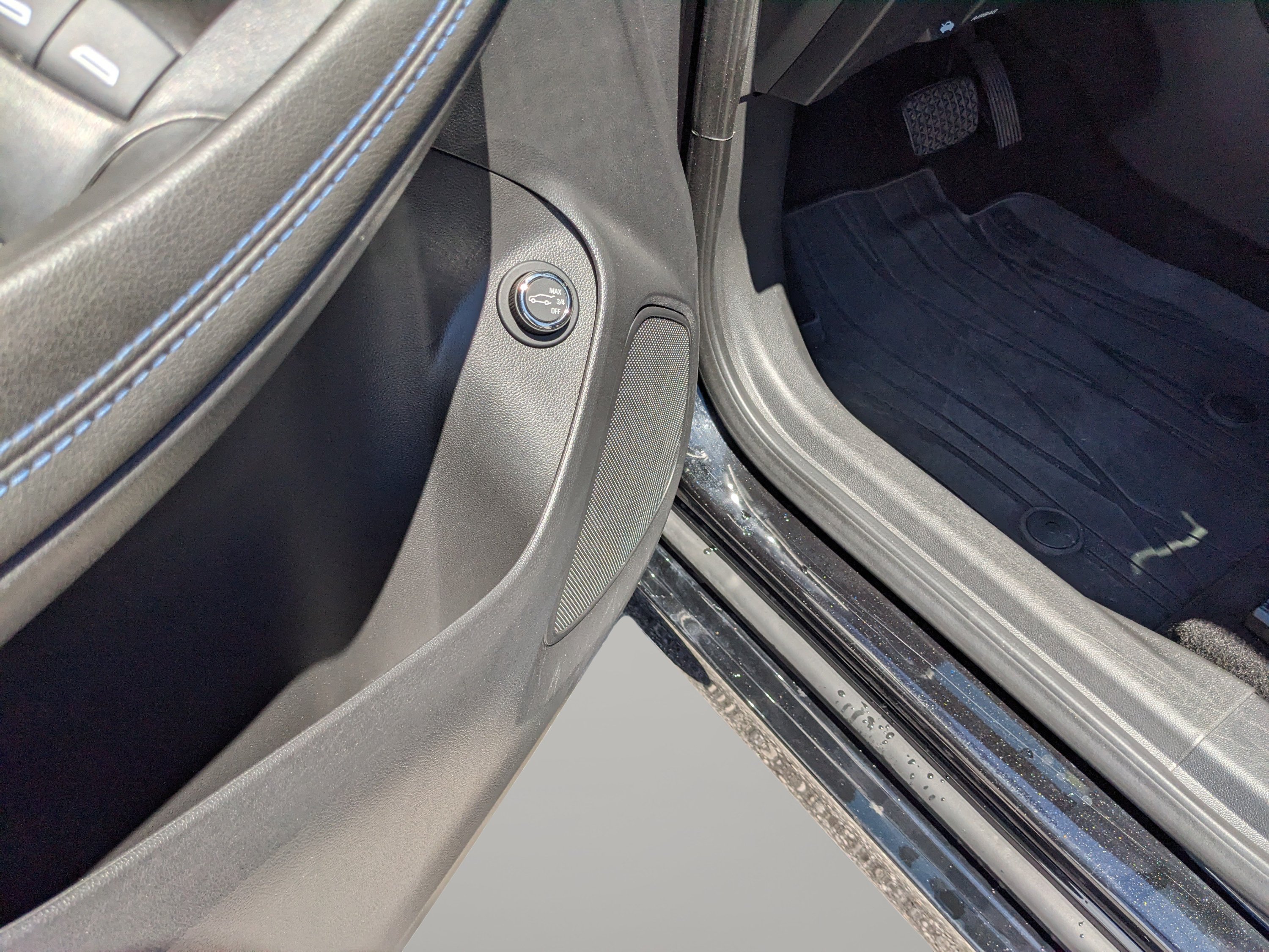 Used 2025 Buick Encore GX Sport Touring w/ Comfort Package FWD image 20