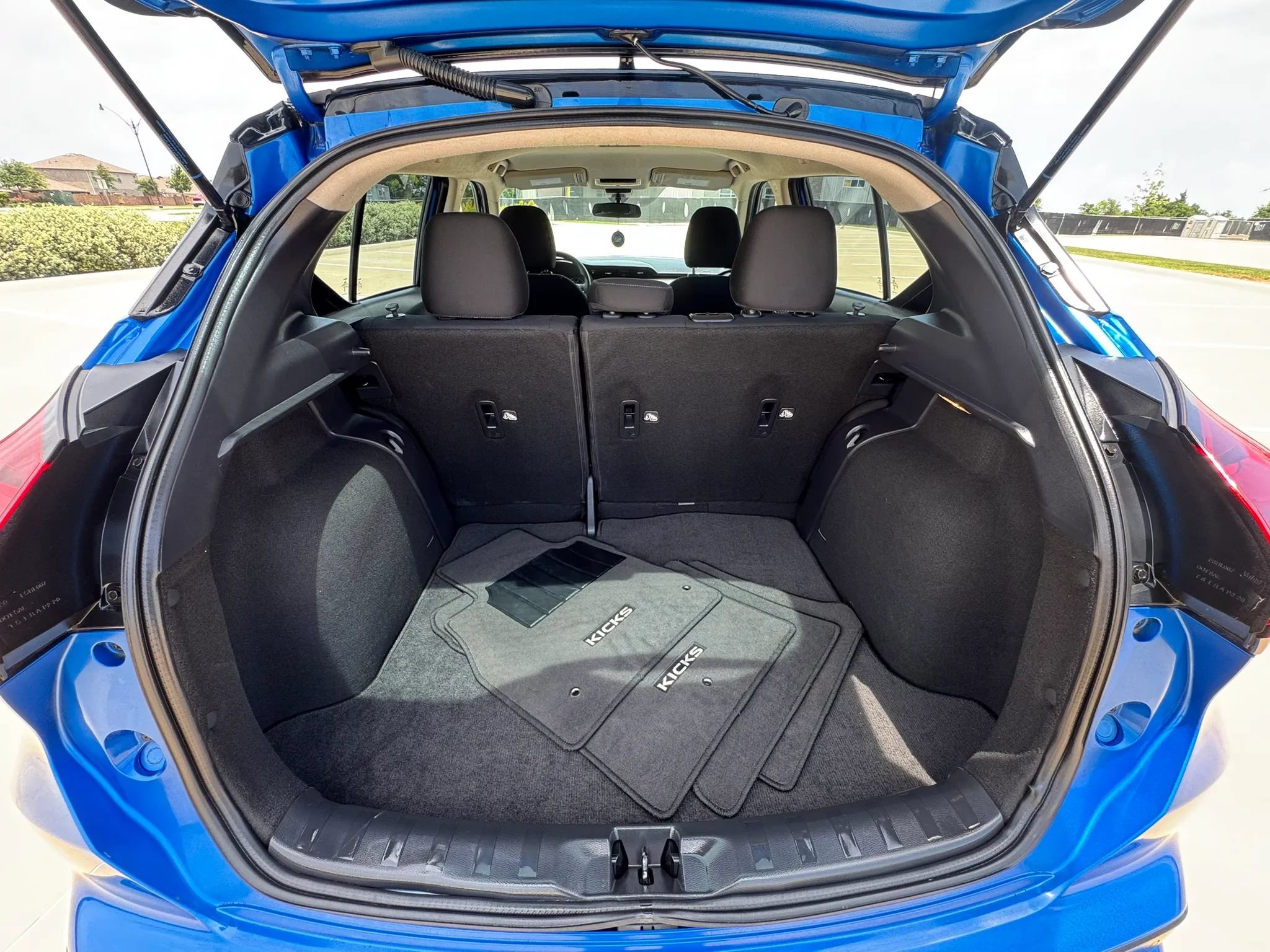 Used 2023 Nissan Kicks SV FWD image 54