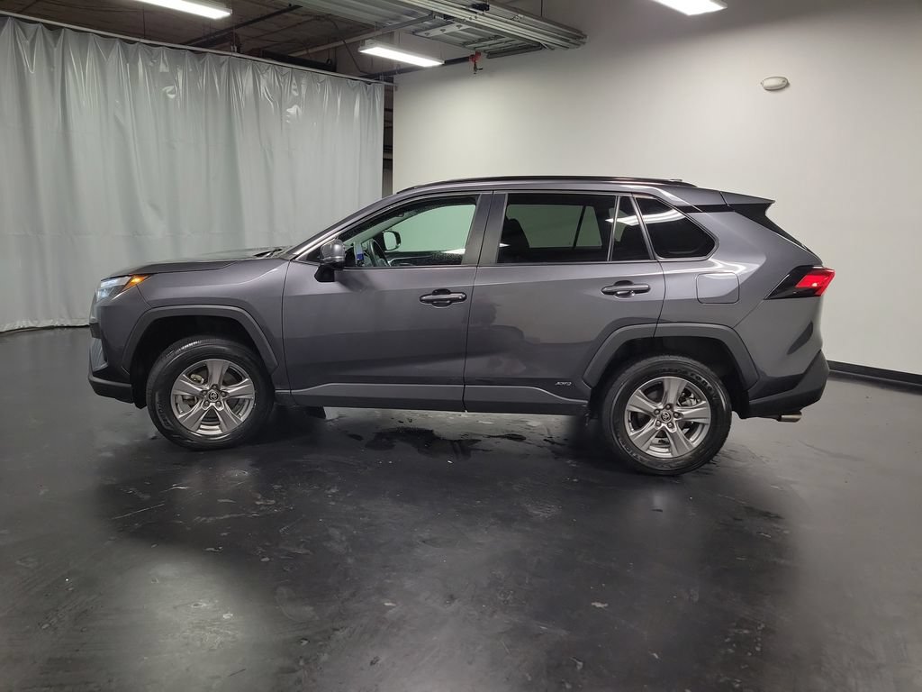 Used 2025 Toyota RAV4 XLE AWD/4WD image 5