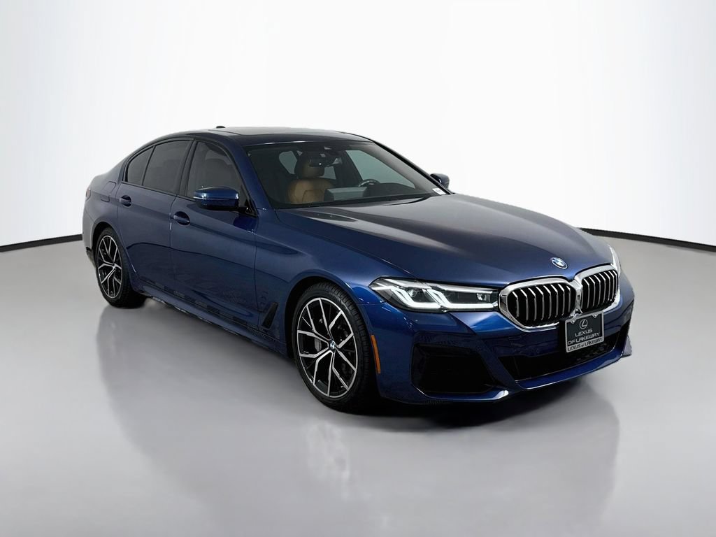 Used 2023 BMW 530i w/ M Sport Package RWD image 3