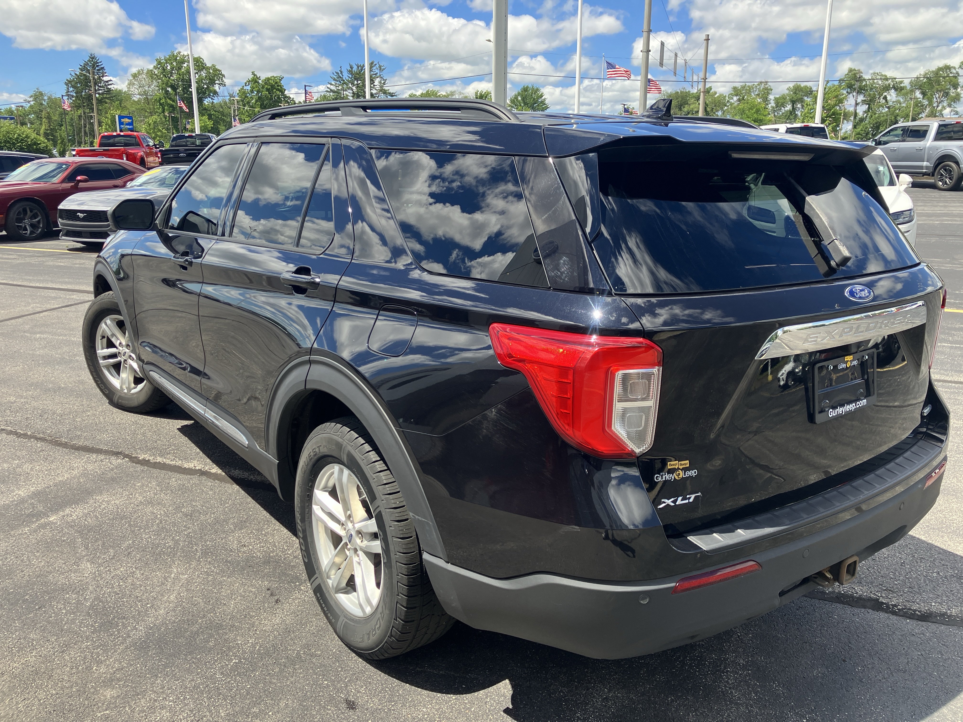 Used 2020 Ford Explorer XLT w/ Class III Trailer Tow Package AWD/4WD image 5