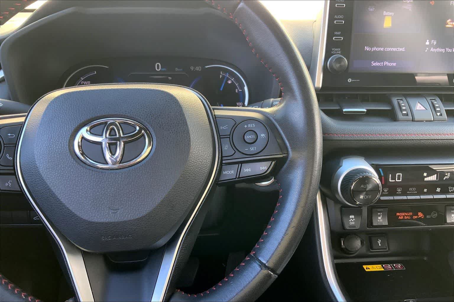 Used 2022 Toyota RAV4 XSE AWD/4WD image 25