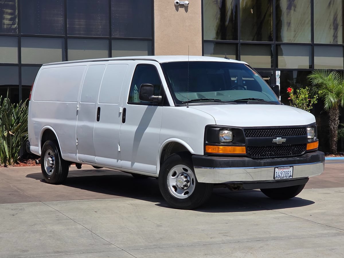 Used 2014 Chevrolet Express 2500 Extended RWD image 3