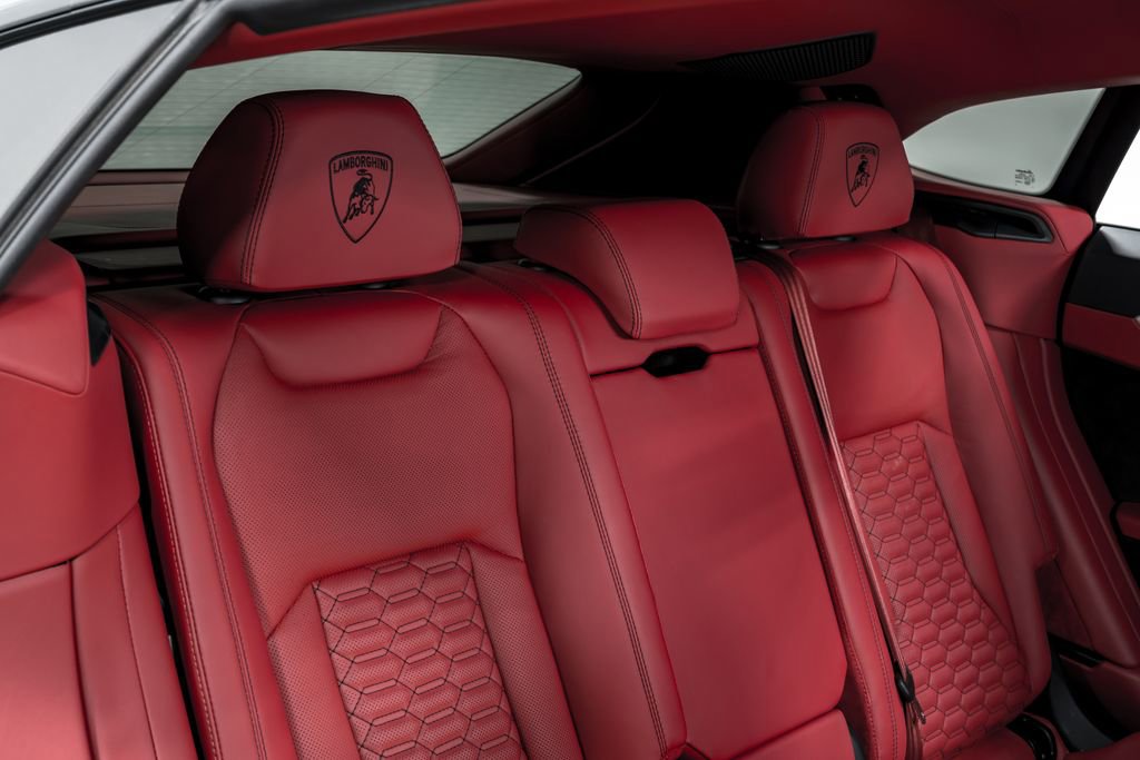 Used 2022 Lamborghini Urus AWD/4WD image 30