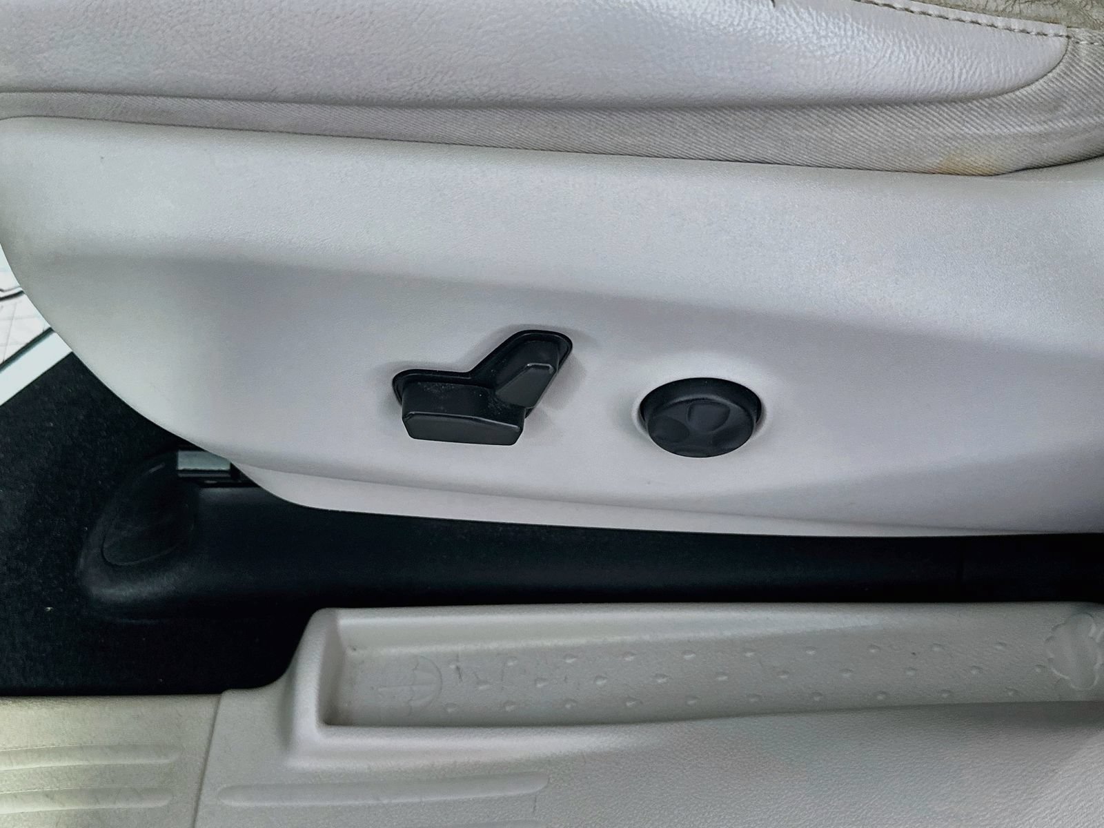 Used 2021 Chrysler Pacifica Touring-L FWD image 18
