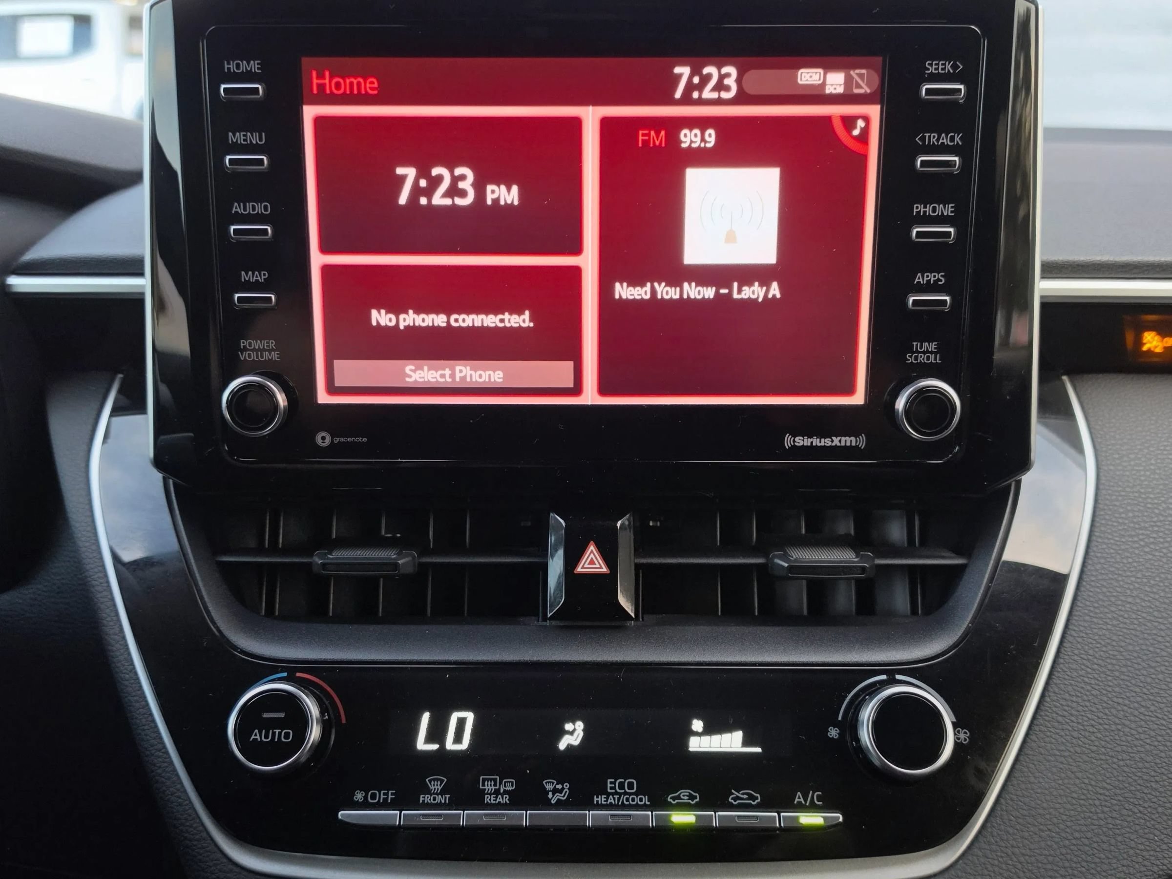 Used 2021 Toyota Corolla LE w/ Carpet Mat Package (TMS) FWD image 11