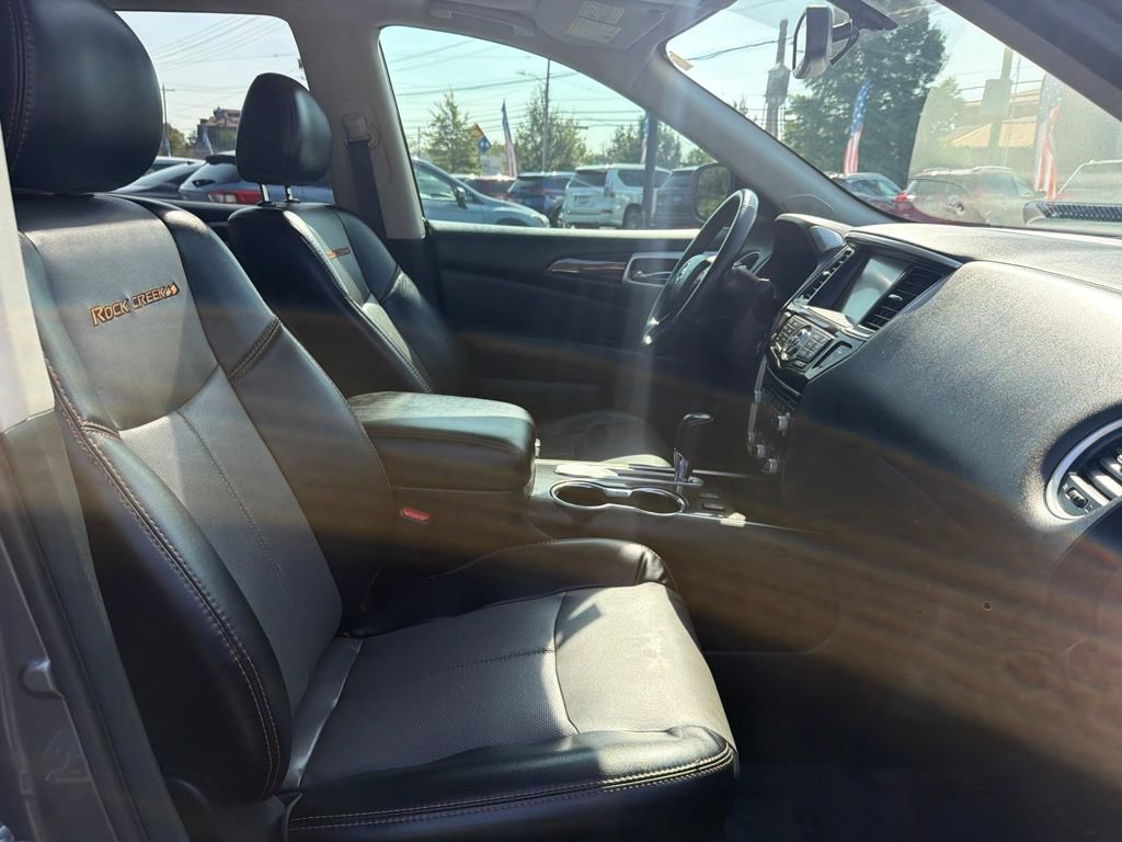 Used 2019 Nissan Pathfinder SL FWD image 34