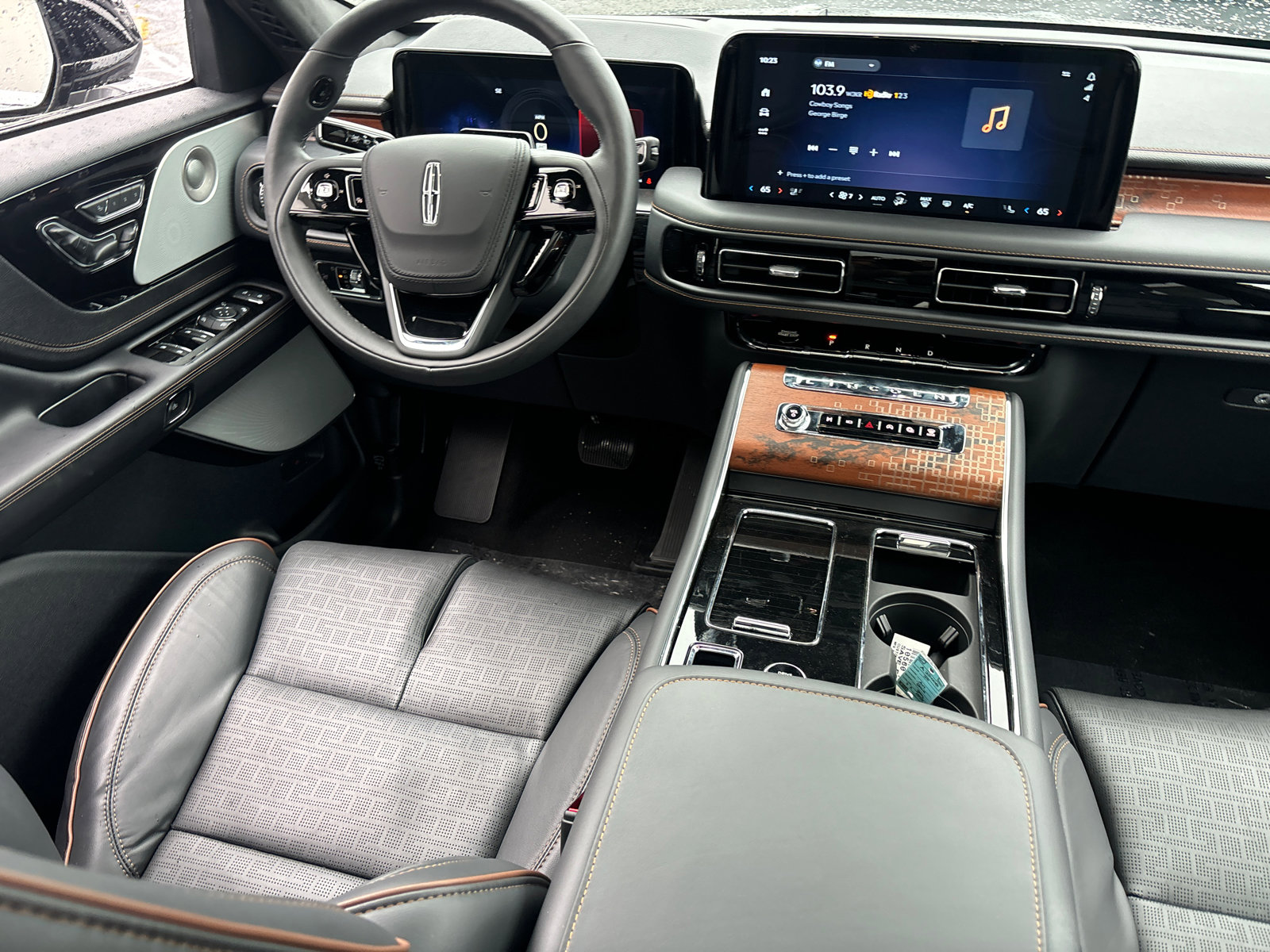 New 2025 Lincoln Aviator Black Label image 33