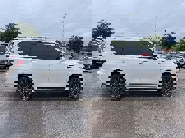 Used 2023 Nissan Armada Platinum w/ Captain's Chairs Package image 5