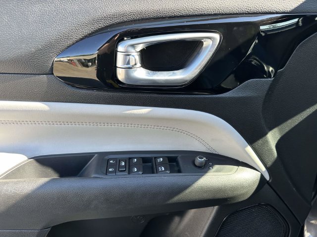 Certified 2024 Jeep Compass Limited w/ Sun and Sound Group AWD/4WD image 15
