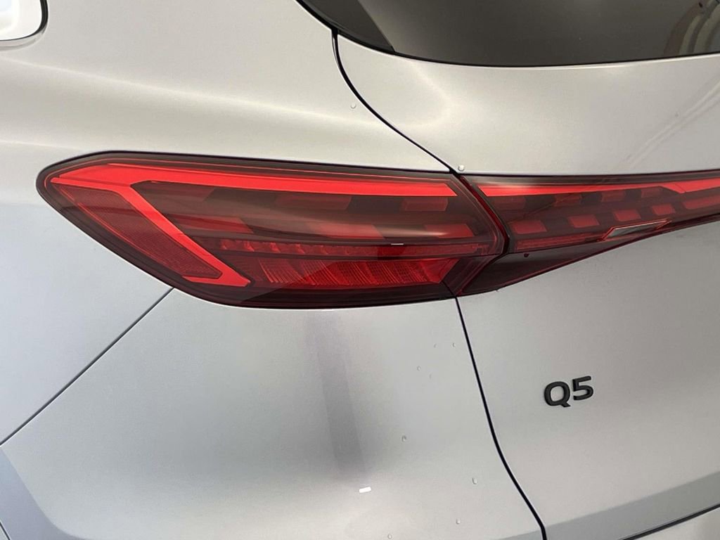 Certified 2025 Audi Q5 Premium w/ Convenience Package image 16