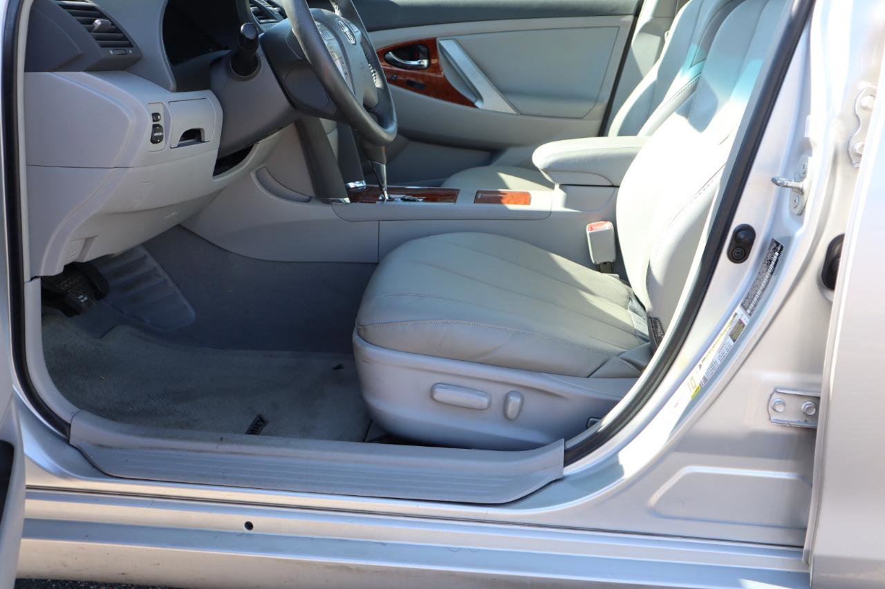 Used 2009 Toyota Camry XLE FWD image 10