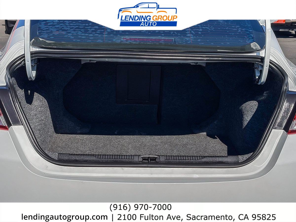 Used 2015 Chrysler 200 C FWD image 24