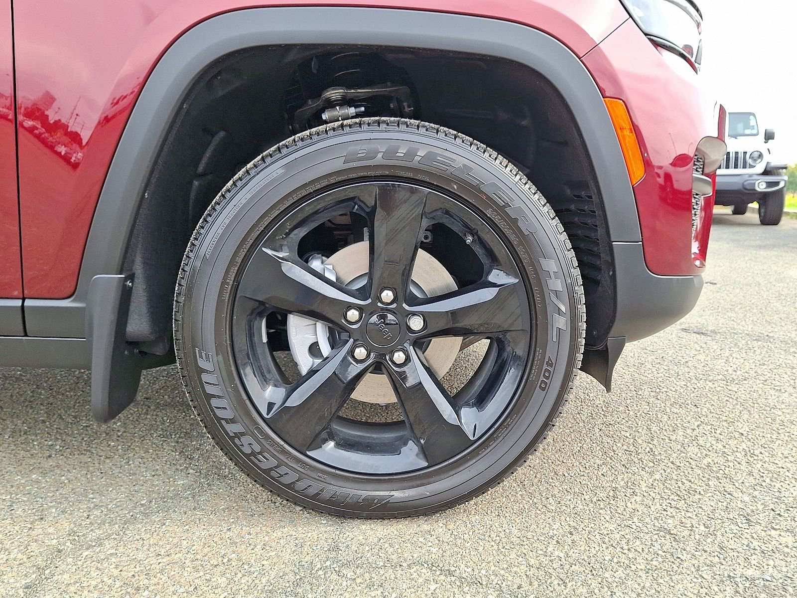 New 2025 Jeep Grand Cherokee Altitude AWD/4WD image 5
