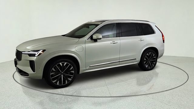 New 2026 Volvo XC90 T8 Plus w/ Protection Package AWD/4WD image 3