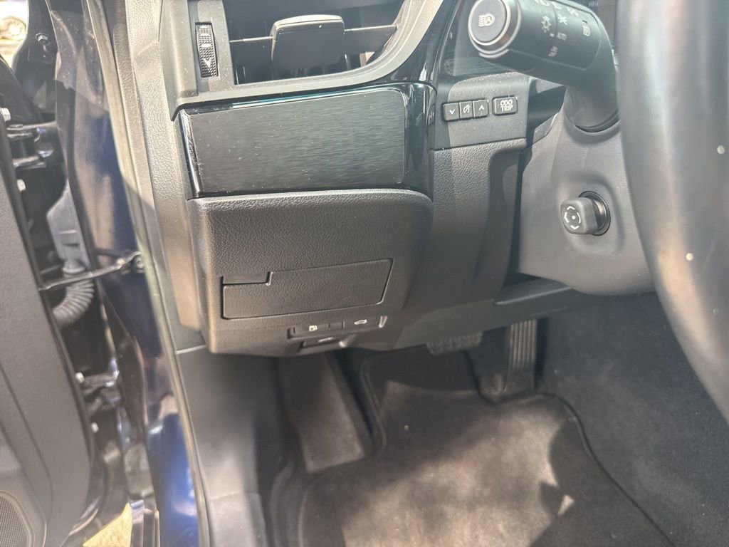 Certified 2022 Lexus ES 350 w/ Premium Package image 21