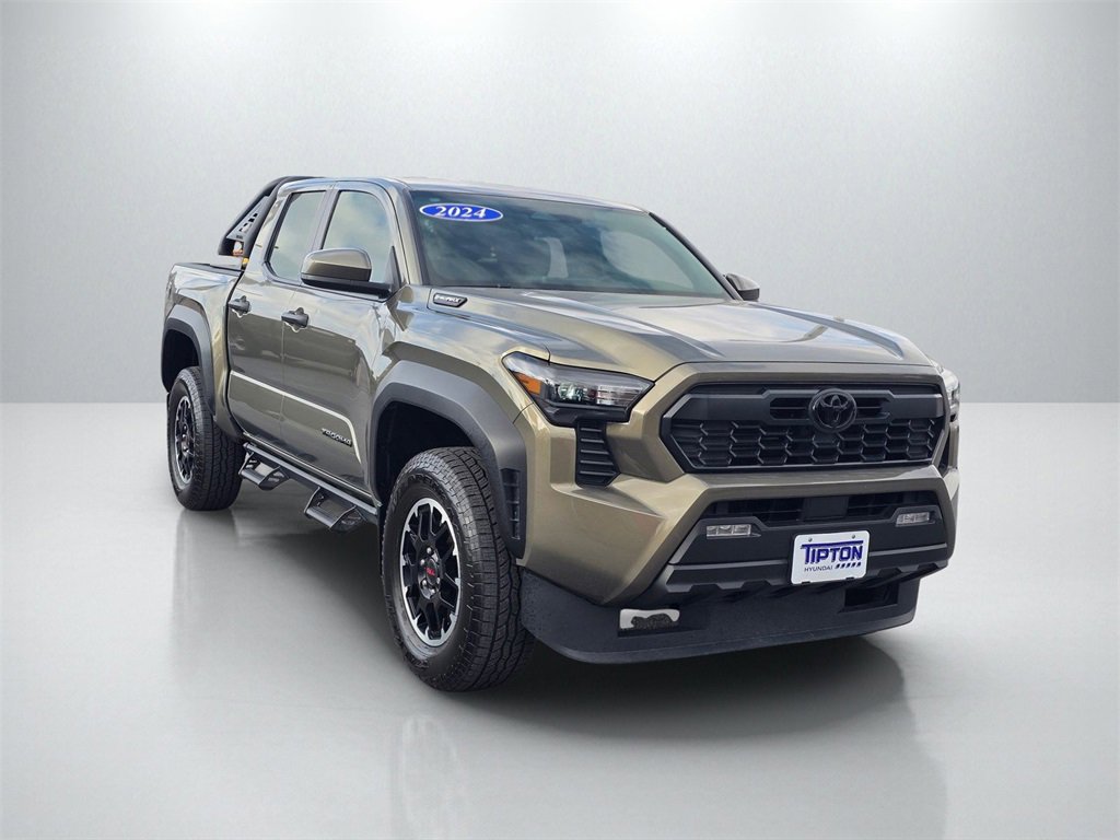 Used 2024 Toyota Tacoma TRD Off-Road image 3