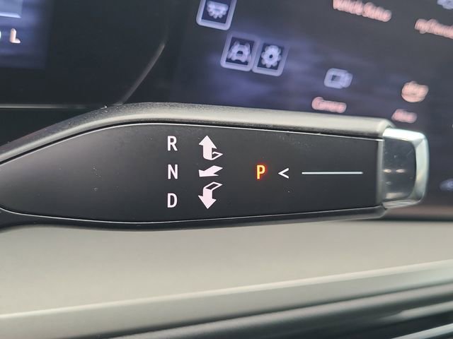 Used 2025 Chevrolet Traverse LT FWD image 32