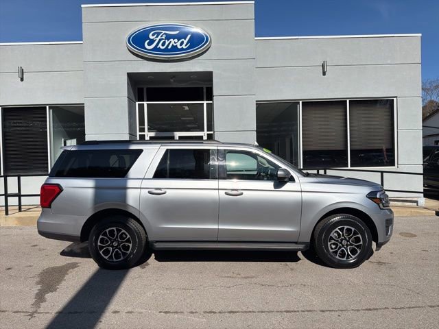 Used 2024 Ford Expedition Max XLT AWD/4WD image 2