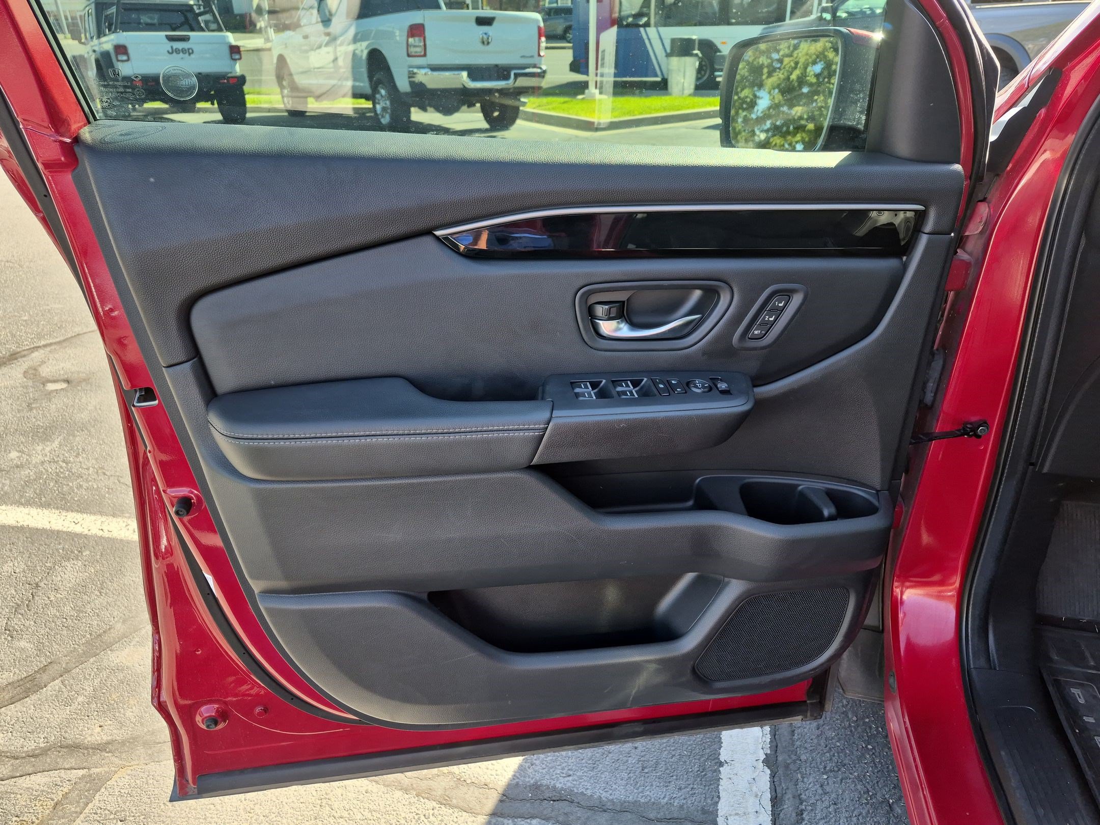Used 2024 Honda Pilot Touring image 14
