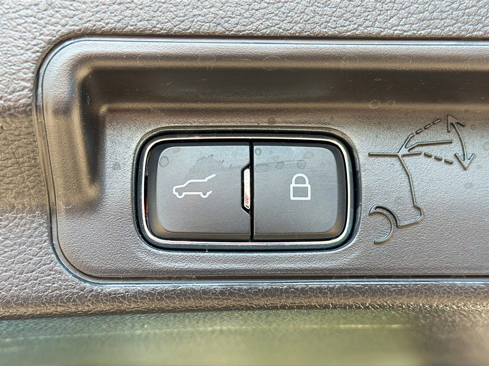 Used 2022 Ford Explorer ST-Line w/ Class IV Trailer Tow Package image 13