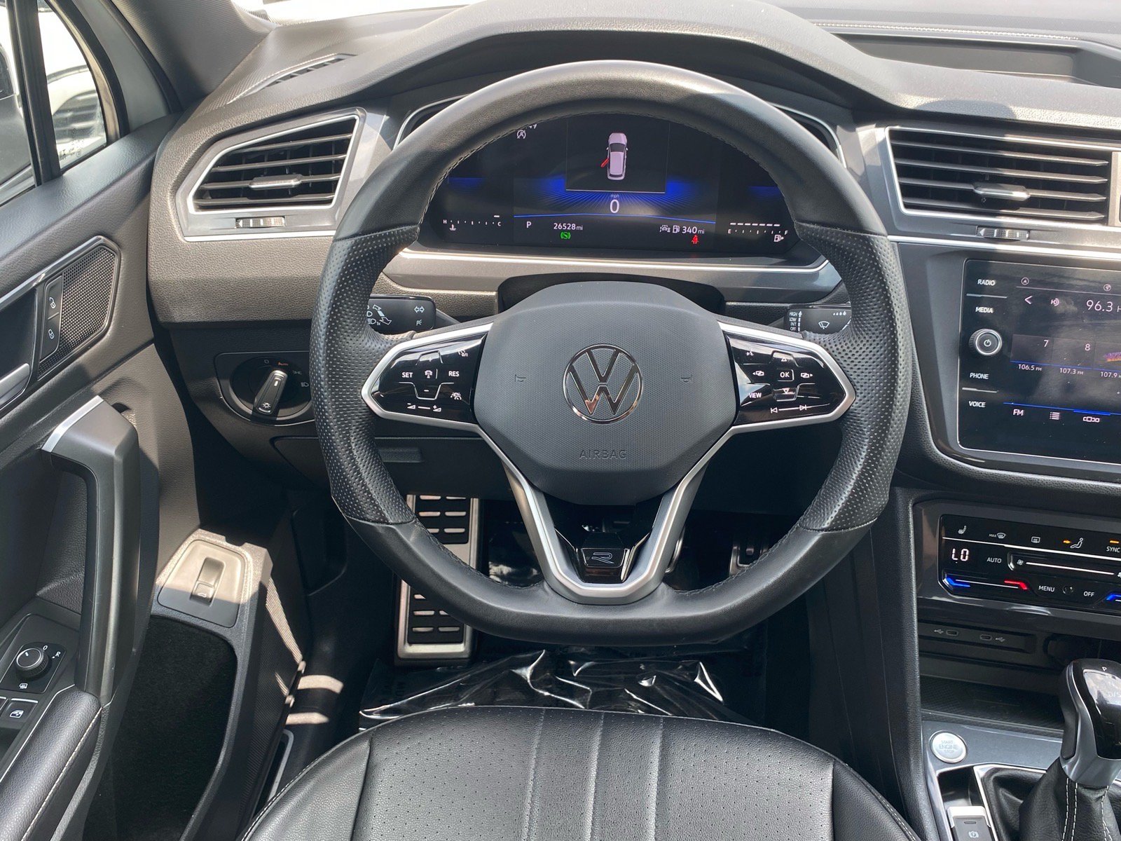 Certified 2024 Volkswagen Tiguan SE R-Line FWD image 6