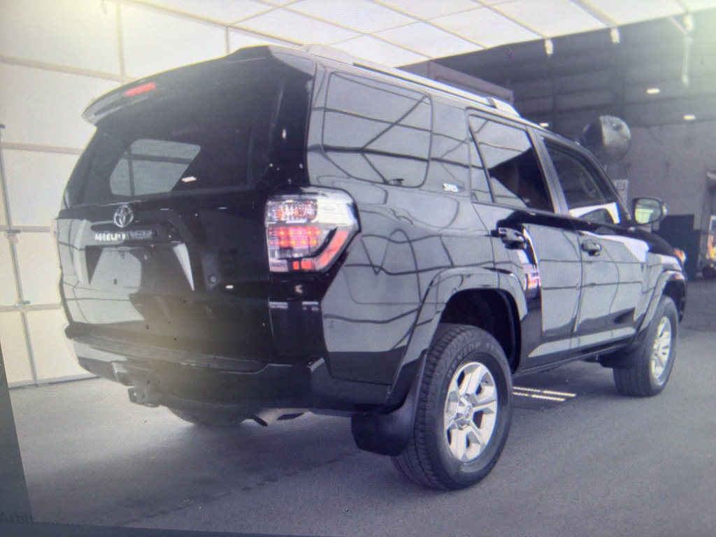 Used 2018 Toyota 4Runner SR5 Premium image 2