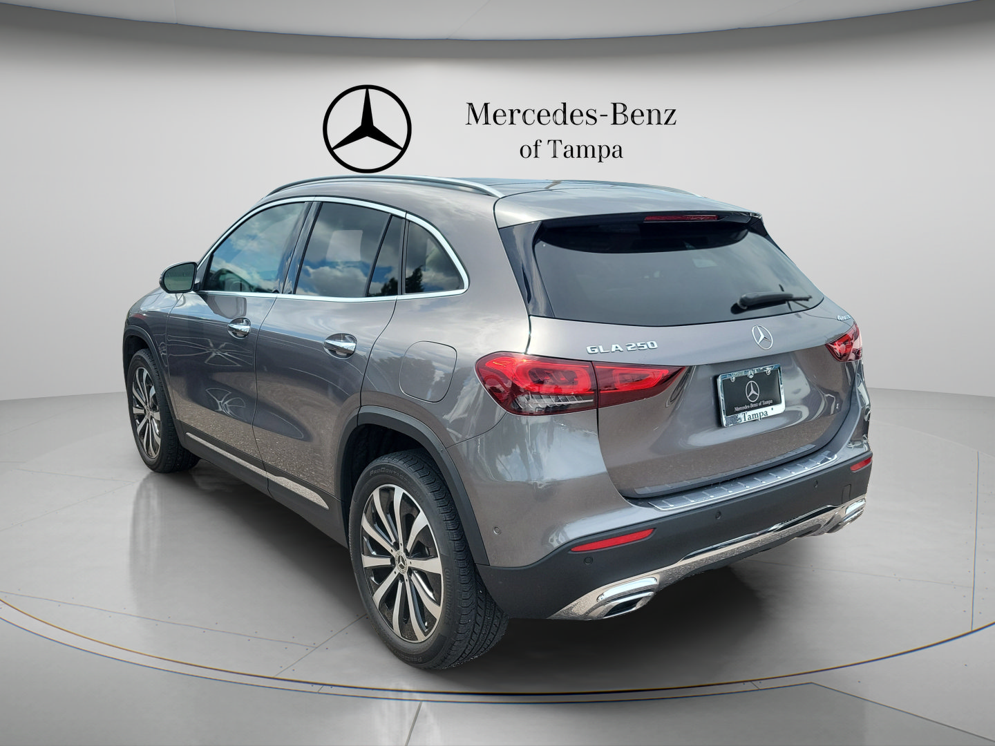 Used 2022 Mercedes-Benz GLA 250 4MATIC image 2