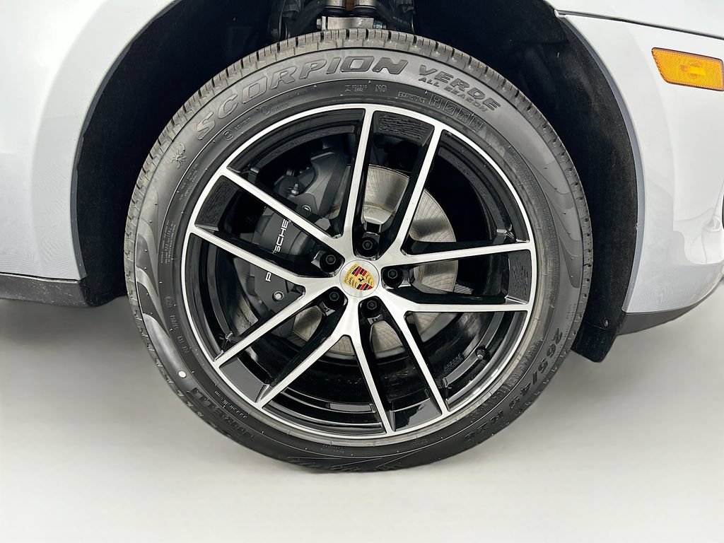 Used 2026 Porsche Macan AWD/4WD image 33