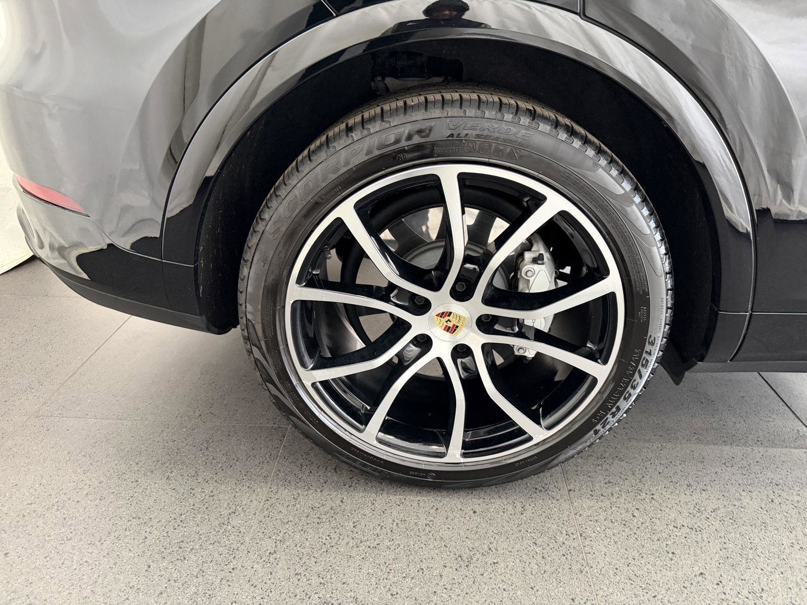 Certified 2023 Porsche Cayenne Turbo image 12