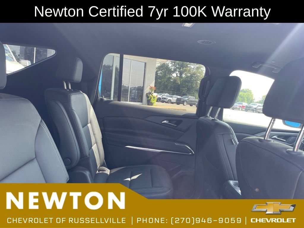 Used 2025 Chevrolet Traverse LT FWD image 9