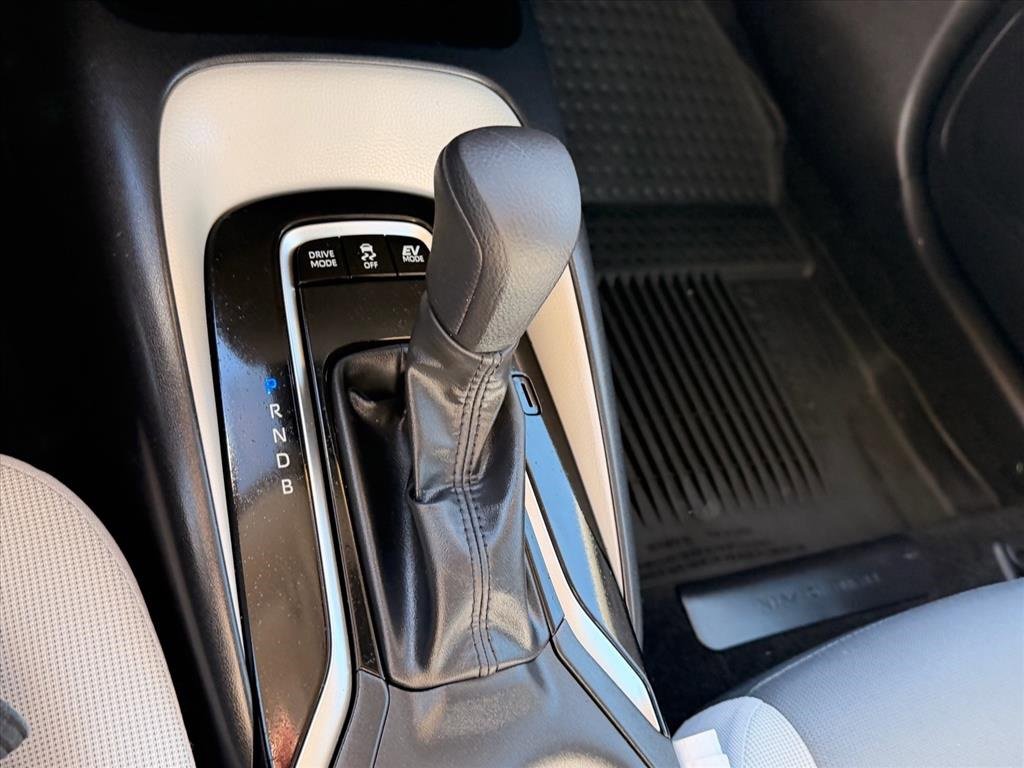 Used 2023 Toyota Corolla LE image 21