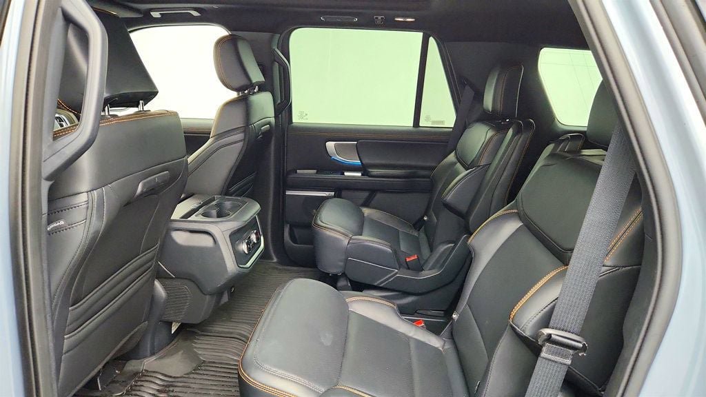 Used 2025 Ford Expedition Tremor AWD/4WD image 23