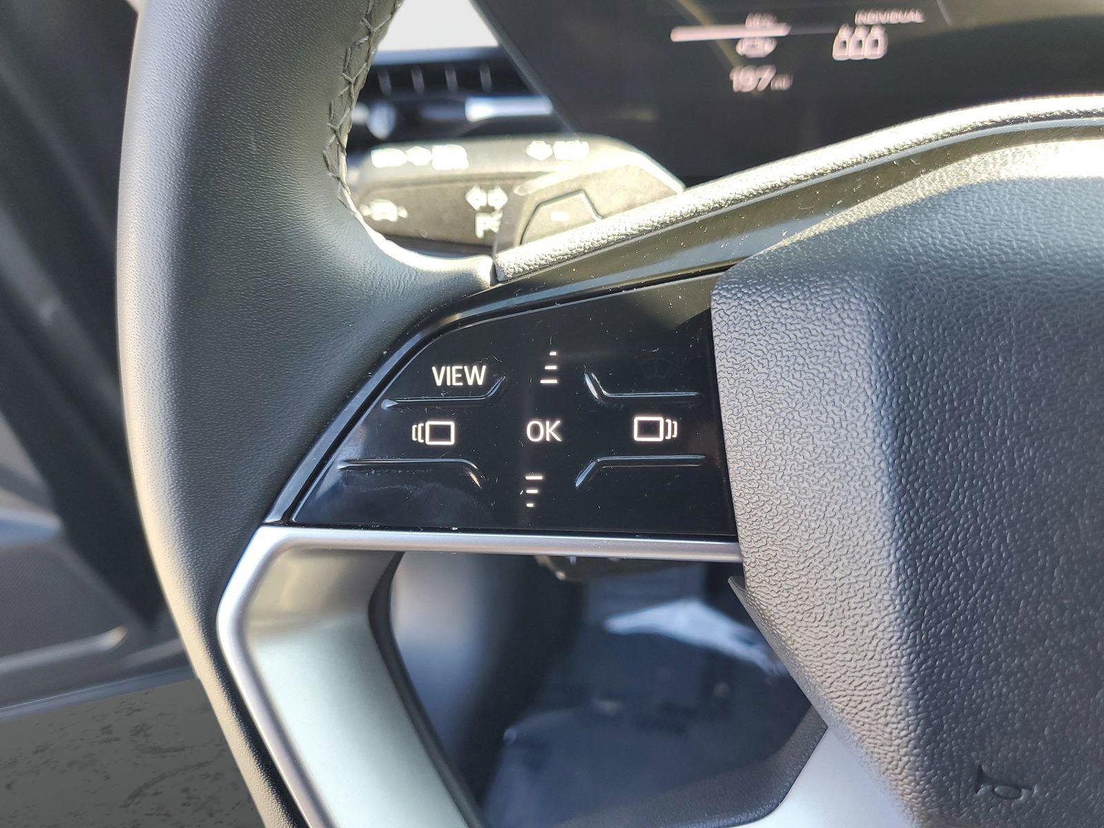 Used 2025 Audi Q6 e-tron Premium w/ Convenience Package image 23