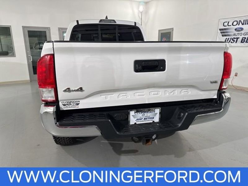 Used 2017 Toyota Tacoma SR5 image 9